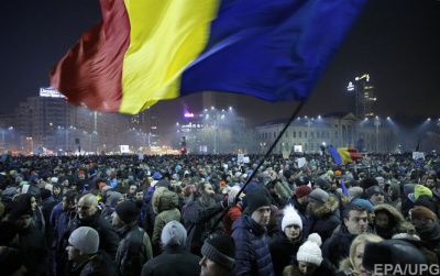 У Бухаресті виникли сутички між поліцією і мітингарями: в хід пішли коктейлі Молотова