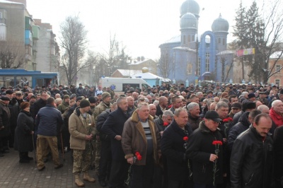 У Чернівцях мітингом і молебнем вшанували пам’ять загиблих в Афганістані