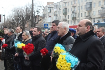 У Чернівцях мітингом і молебнем вшанували пам’ять загиблих в Афганістані