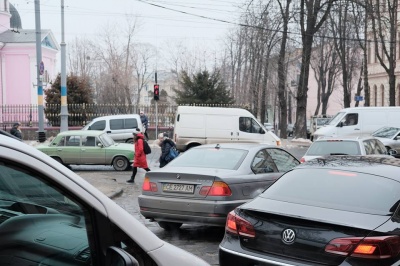 90 відсотків забрудненості повітря Чернівців — від машин