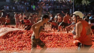 Масова бійка помідорами відбулась у Чилі