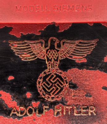 Особистий телефон Гітлера продали на аукціоні за $243 тисячі (ФОТО)