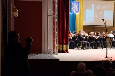 Загиблих на Майдані чернівчан Аксенина і Щербанюка нагородили посмертно відзнаками облради
