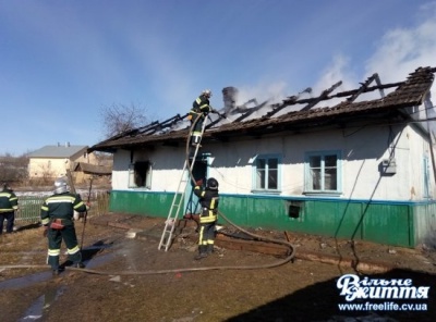 Допомога для потерпілих у ДТП, пожежа в багатодітній родині, придбання депутата. Найголовніші новини Буковини за минулу добу