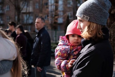 «Помер на війні, та не від ворожої руки»: у Чернівцях відкрили пам’ятну дошку герою АТО Ігорю Парфентьєву (ФОТО)