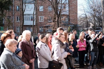 «Помер на війні, та не від ворожої руки»: у Чернівцях відкрили пам’ятну дошку герою АТО Ігорю Парфентьєву (ФОТО)