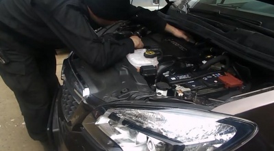 На Буковині чоловік намагався незаконно ввезти через кордон дорогу іномарку