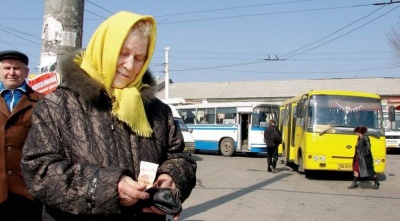 Перевізники на Буковині висаджують людей, відмовляючись дотримуватись маршрутів