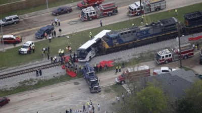 У США потяг врізався в автобус - є загиблі