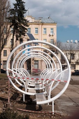 На Соборній площі Чернівців встановили мобільну інсталяцію (ФОТО)