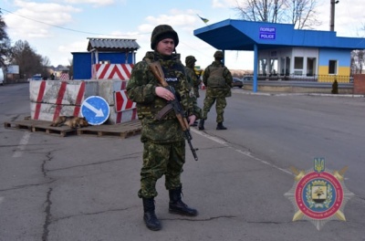 На Луганщині та Донеччині поліція перейшла на посилений варіант несення служби