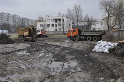 На новому стадіоні у Чернівцях зможуть тренуватися і діти, і дорослі (ФОТО)