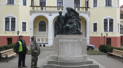 У Чернівцях на "гарячому" затримали вандалів