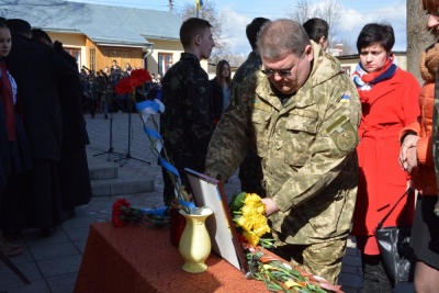 У Чернівцях відкрили меморіальну дошку Герою АТО (ФОТО)