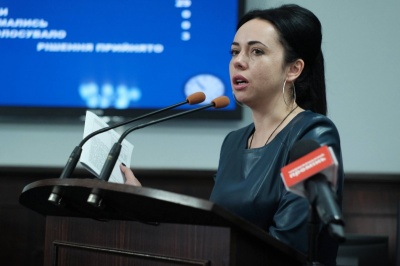 «Ми не гребуємо ганебними словами»: у Чернівцях керівник регламентної комісії міськради засудила поведінку депутатів