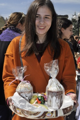У Чернівцях на благодійному ярмарку продавали випічку та сувеніри (ФОТО)