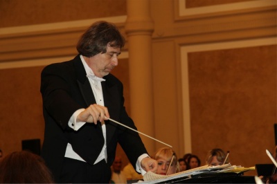 Всесвітньо відомий диригент, родом з Чернівців, дасть концерт у філармонії