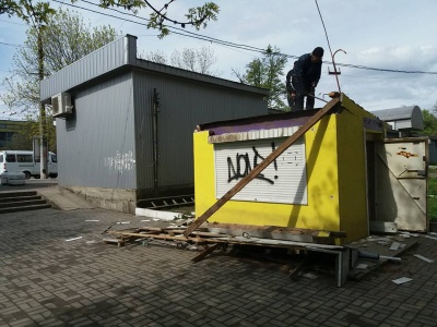 Інспекція Обшанського демонтувала черговий МАФ у Чернівцях (ФОТО)