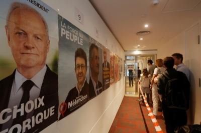 Оприлюднили результати перших екзит-полів на виборах президента у Франції