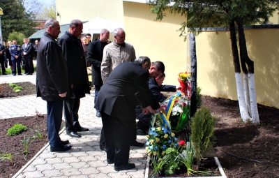 У райцентрі на Буковині відкрили пам’ятник чорнобильцям (ФОТО)