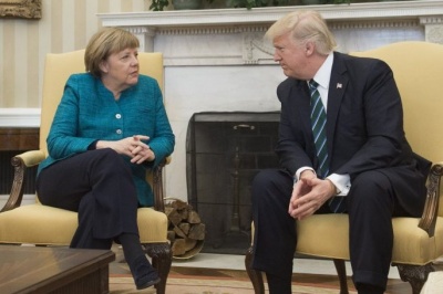 Трамп та Меркель обговорили ситуацію в Україні