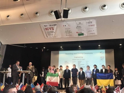 П’ятеро десятикласників з Чернівців привезли медалі з конференції у Німеччині (ФОТО)