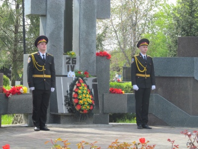 У Чернівцях кілька сотень жителів ушанували жертв Чорнобильської катастрофи (ФОТО)