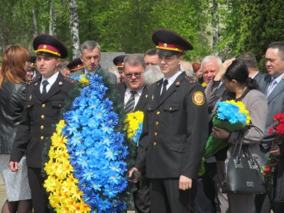 У Чернівцях кілька сотень жителів ушанували жертв Чорнобильської катастрофи (ФОТО)
