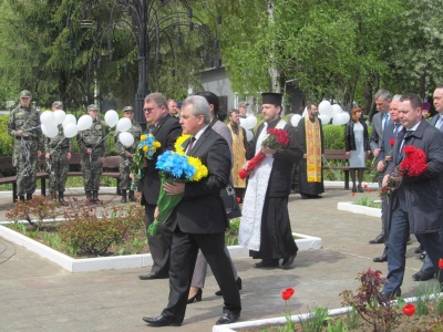 У Чернівцях кілька сотень жителів ушанували жертв Чорнобильської катастрофи (ФОТО)