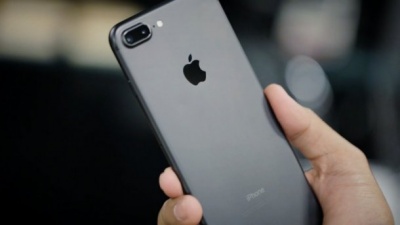 У жінки під час сну вибухнув iPhone 7: смартфон розплавився