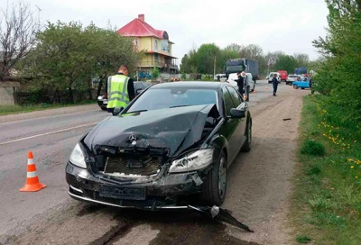 На Буковині у ДТП загинув чоловік, ще троє пасажирів госпіталізовані