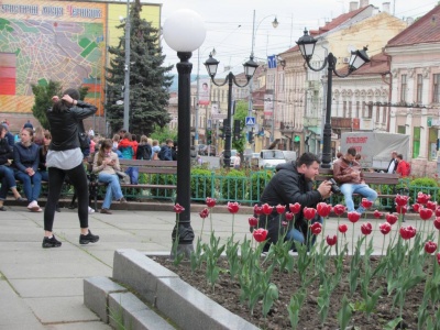 У Чернівцях у дні туристичного «буму» позакривали від гостей міста музеї і театр