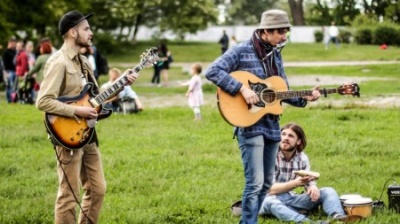 Цього року на Дні вуличної музики в Чернівцях діятиме нічна сцена за містом