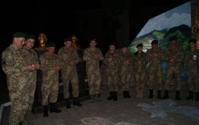 У Чернівцях прикордонники запалили свічки і лампадки у пам’ять про загиблих героїв