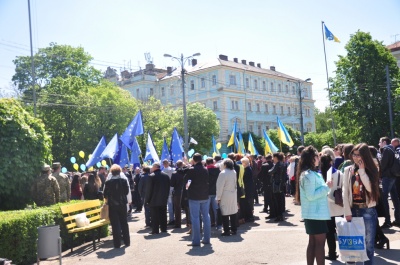 У Чернівцях підняли прапор ЄС – відзначають День Європи (ФОТО)