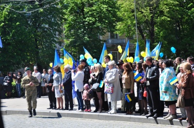 У Чернівцях підняли прапор ЄС – відзначають День Європи (ФОТО)