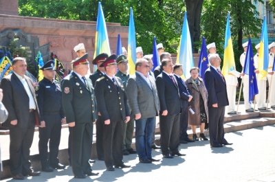 У Чернівцях підняли прапор ЄС – відзначають День Європи (ФОТО)