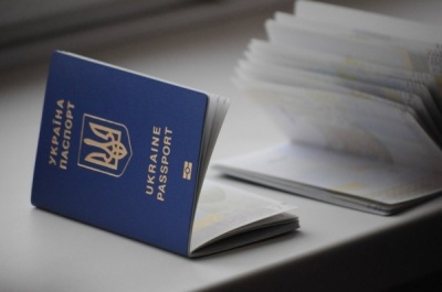 У ДМС спрогнозували коли спаде ажіотаж на біометричні паспорти