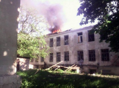 Бойовики обстріляли Красногорівку з "Градів" та танків. Постраждали 8 мешкнців