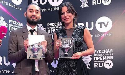 Співачка з Буковини похвалилась нагородою з Росії