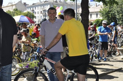 Понад півтисячі охочих взяли участь у велодні у Чернівцях (ФОТО)