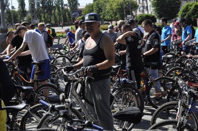 Понад півтисячі охочих взяли участь у велодні у Чернівцях (ФОТО)