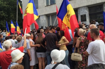 У Молдові, на багатотисячних мітингах, протестують проти змін у виборчій системі