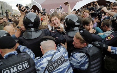 У Москві та Санкт-Петербурзі на акціях протесту затримали вже понад 1500 осіб