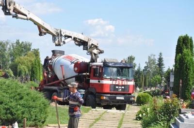 У Чернівцях на Центральному кладовищі готують до відкриття Алею Слави (ФОТО)