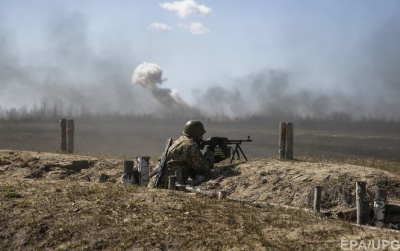 Окупанти 18 разів атакували позиції сил АТО, один боєць загинув