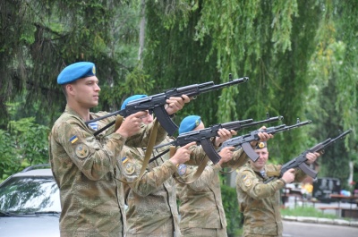 У Чернівцях відкрили оновлену Алею Слави загиблим героям АТО