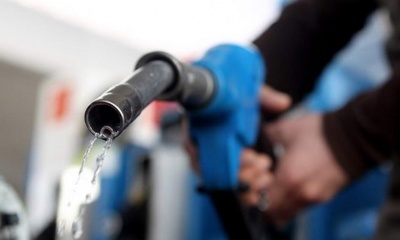 Найбільші мережі АЗС знижують ціни на бензин