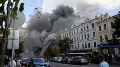 У Києві на Хрещатику масштабна пожежа