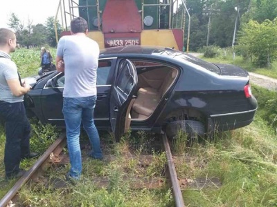 Аварія тролейбуса, вибух гранати і ДТП на переїзді. Найголовніші новини Буковини за минулу добу